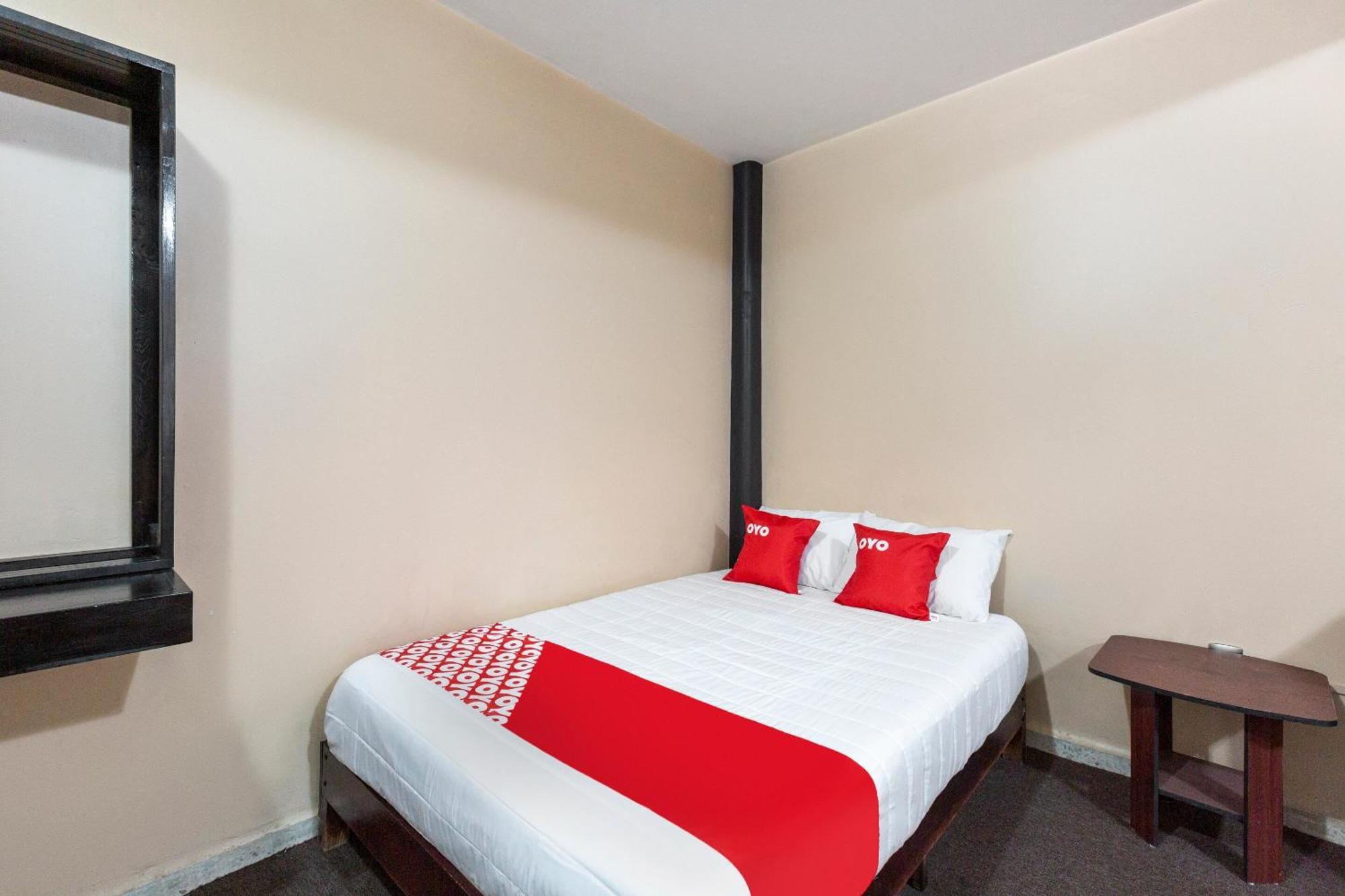 Oyo Hotel Emperador, Oaxaca Екстериор снимка